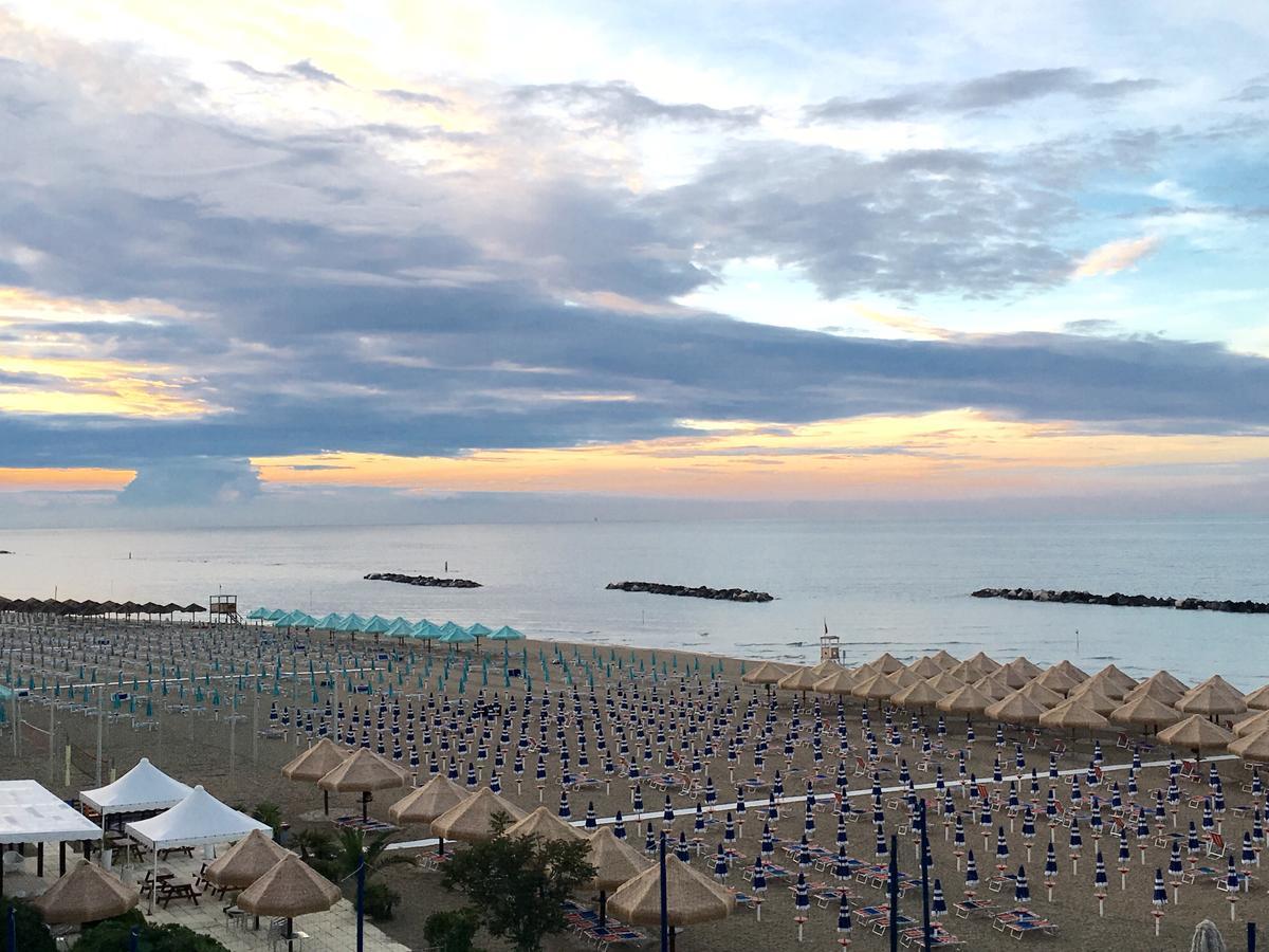 Hotel Valente Ortona Bagian luar foto